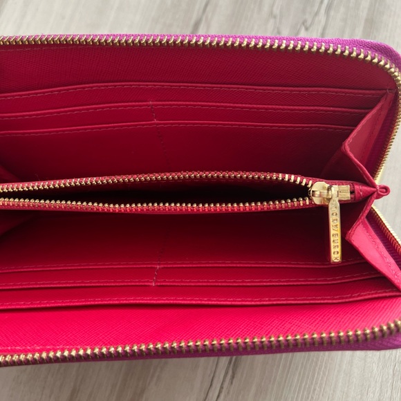 SOLD - Tory Burch Zip Long Wallet - Picture 4 of 4